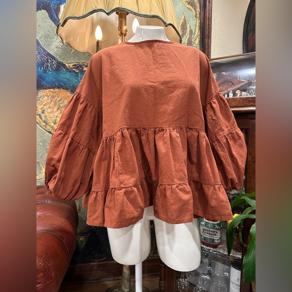 EUC MUDPIE Chic Orange Blouse with Elegant Design